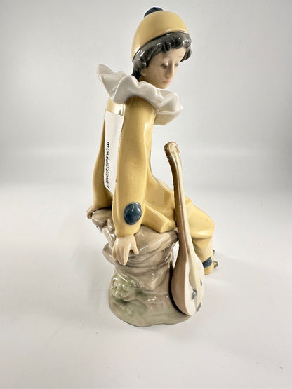 Nao Lladro Porcelain Figurine Pierott Jester Clown Mandolin 1990s Excellent Condition