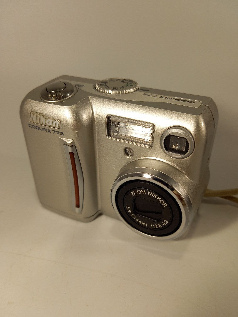 Nikon Coolpix 775 Compact Digital Camera E775 & Case Tested & Workin