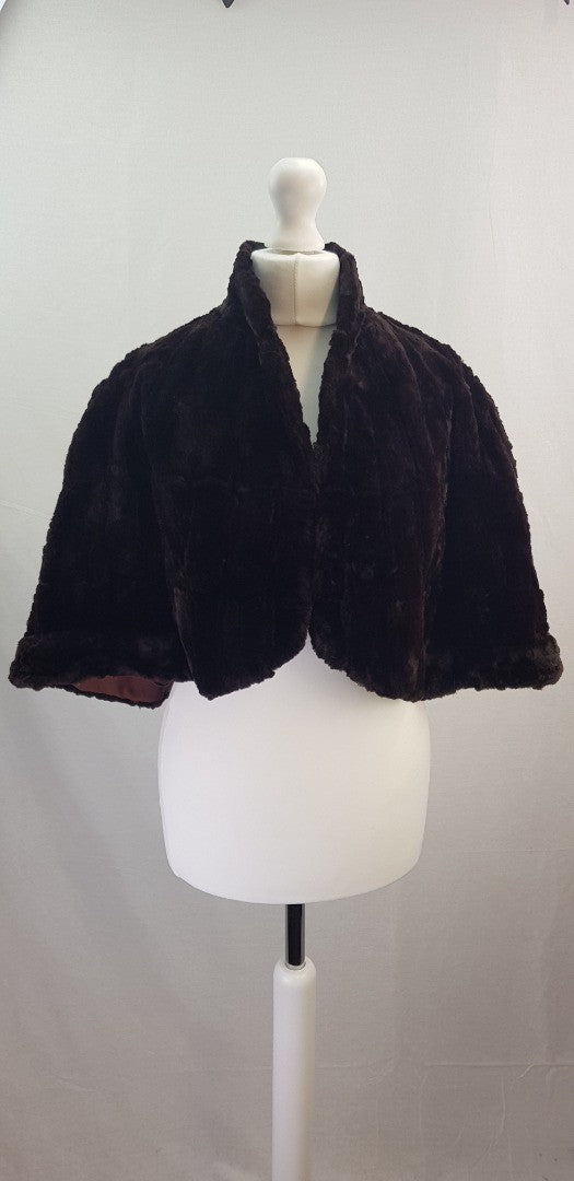 Browns of Chester Brown Short Faux Fur Cape One Size Excellent Condition Vintage