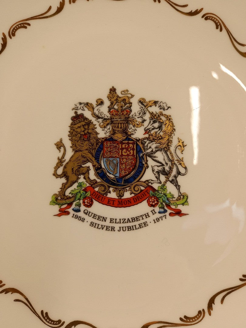 Royal Stafford Bone China Queen Elizabeth II Silver Jubilee 1977 Collector Plate