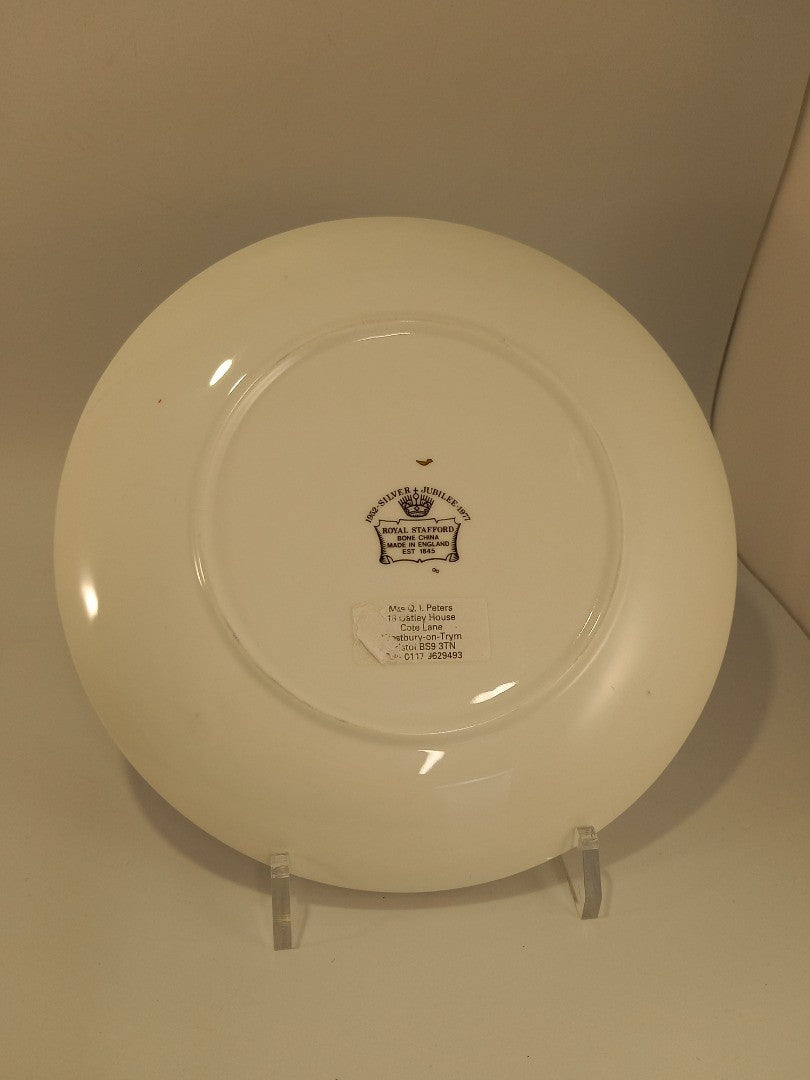 Royal Stafford Bone China Queen Elizabeth II Silver Jubilee 1977 Collector Plate