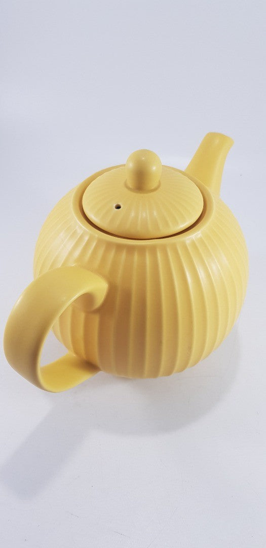 London Pottery Globe Sunshine Yellow 4 Cup Textured Teapot Excellent Condition