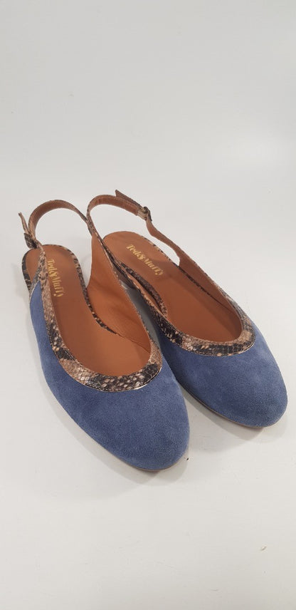 Ted & Muffy Blue Leather Flat Sling Back Shoe Size 7 Excellent Condition