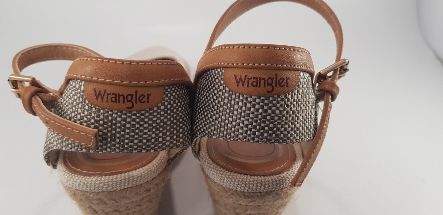 Wrangler Canvas Straw Tan Wedge Sandals Size 5 VGC