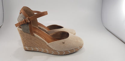 Wrangler Canvas Straw Tan Wedge Sandals Size 5 VGC