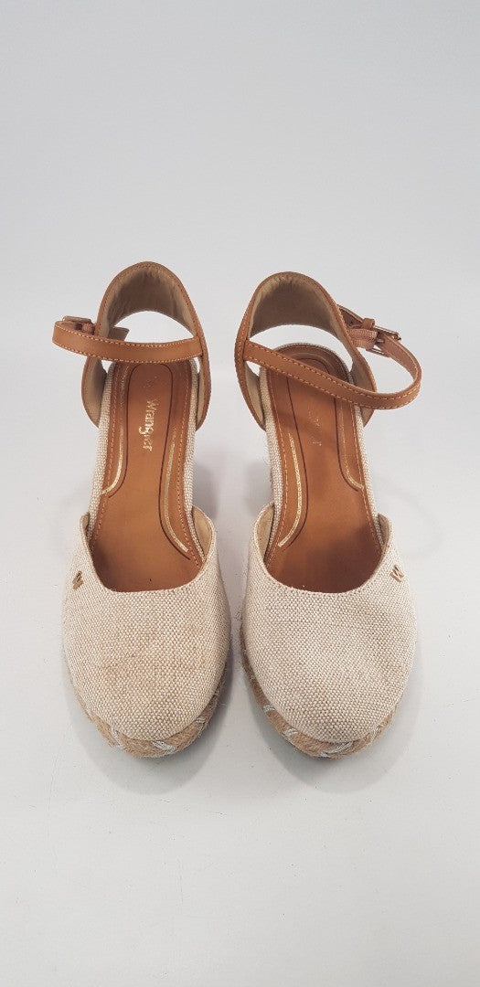 Wrangler Canvas Straw Tan Wedge Sandals Size 5 VGC