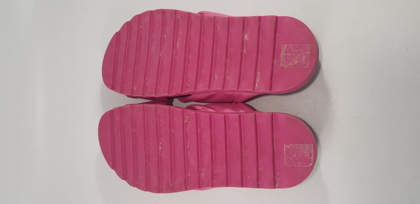 Adesso Pink Leather Slip On Sandals Size 3.5 Euro 36 Nearly New