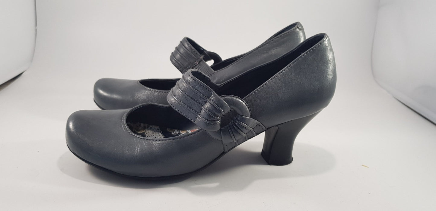 Hush Puppies Grey Leather Heels Entice Size 6 Nearly New