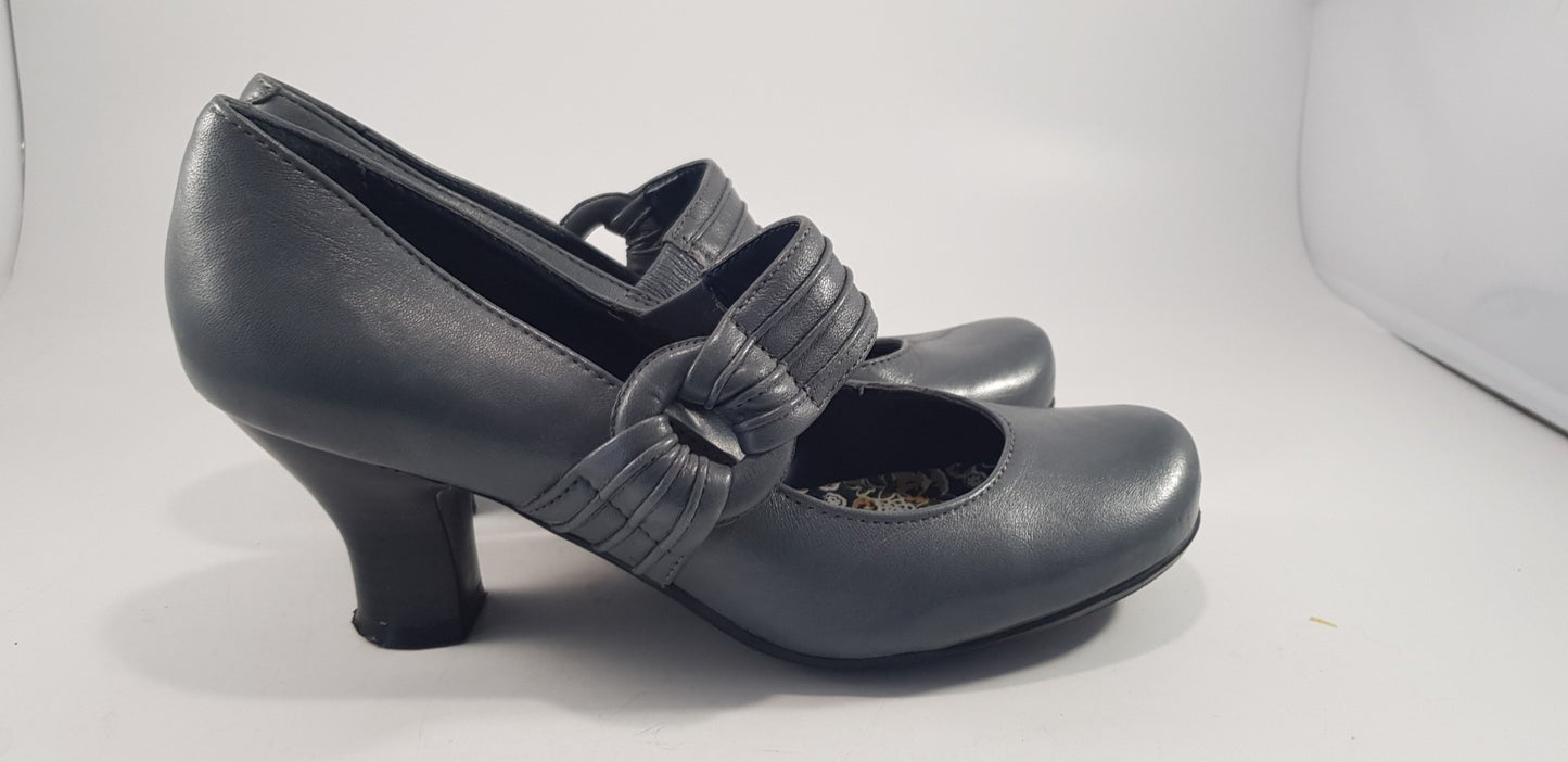 Hush Puppies Grey Leather Heels Entice Size 6 Nearly New