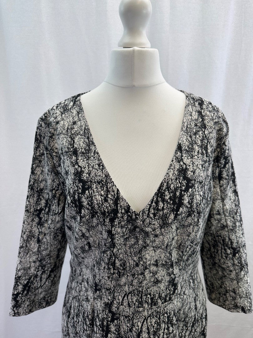 French Connection Black & White Dress Size 14 Excellent Condition