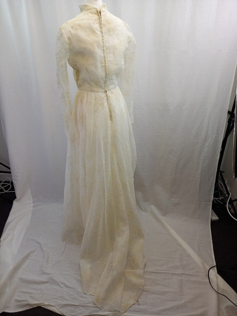 Emenson White Floral 1970s Vintage Flocked Tulle Wedding Dress - Small