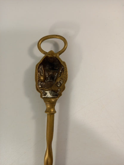 brass toasting fork figure to top 3 prongs