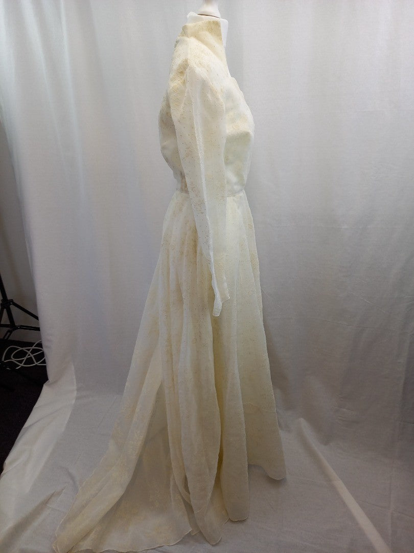 Emenson White Floral 1970s Vintage Flocked Tulle Wedding Dress - Small