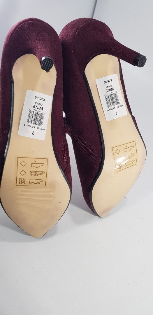 M&Co Wine Burgundy Shoe Boots Zip Closure Heels Size 7 Brand New