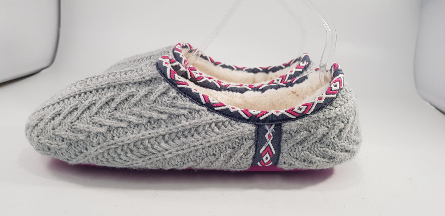 White Stuff Women's Closed Back Slippers Cable Knit Size 6 BNNT