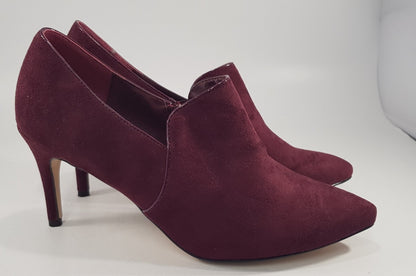 M&Co Wine Burgundy Shoe Boots Zip Closure Heels Size 7 Brand New