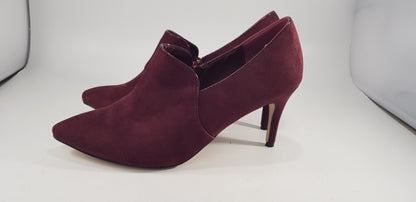 M&Co Wine Burgundy Shoe Boots Zip Closure Heels Size 7 Brand New