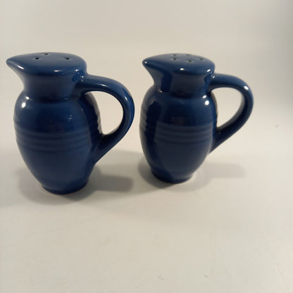 Le Creuset Ceramic Blue Salt & Pepper Shaker With Handle Set Good