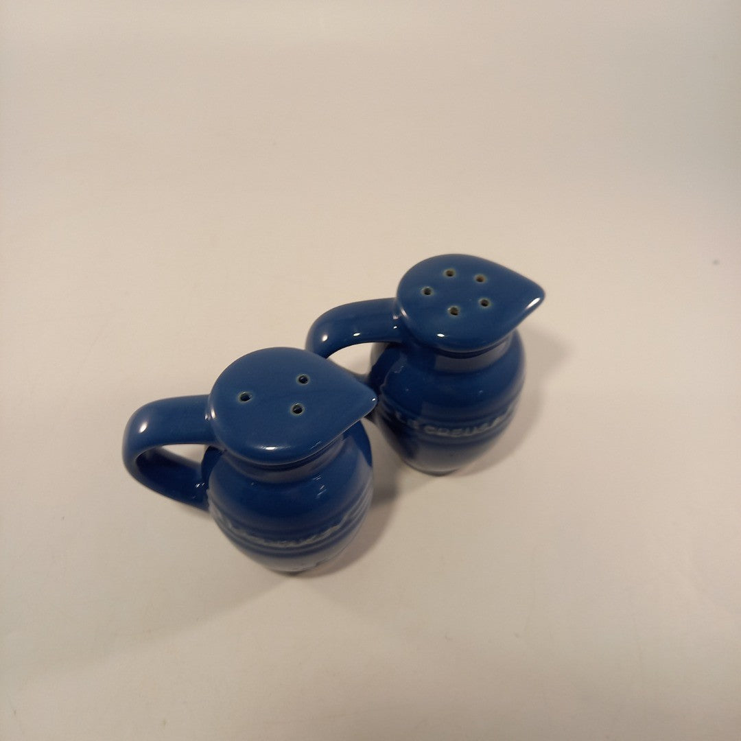 Le Creuset Ceramic Blue Salt & Pepper Shaker With Handle Set Good