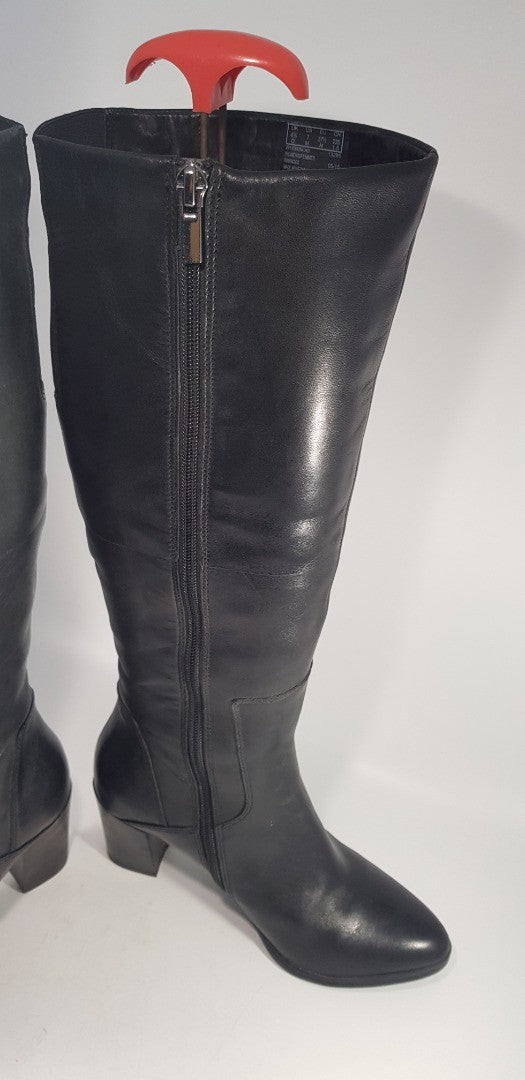 Clarks Artisan Black Knee High Block Heel Boot with Stretch Size 4.5 Nearly New