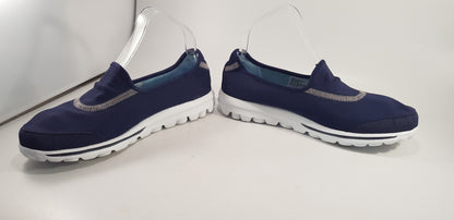 Skechers Go Walk Navy White Size 5 Nearly New