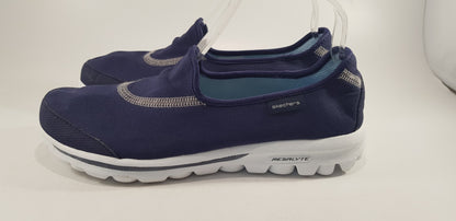 Skechers Go Walk Navy White Size 5 Nearly New