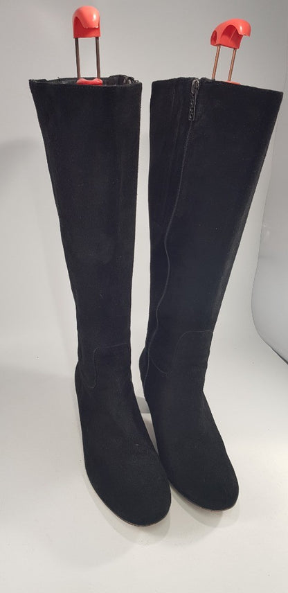 Duo Black Suede Knee High Boots Size  Excellent Condition