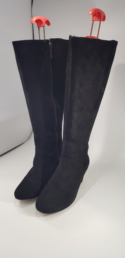 Duo Black Suede Knee High Boots Size  Excellent Condition