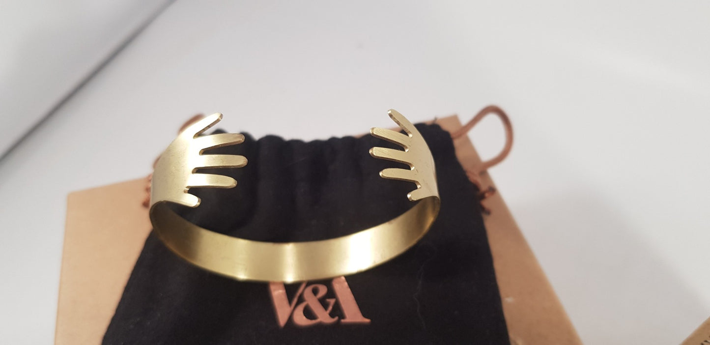 V&A Jewellery Gold Tone Hands Bracelet with Original Box Pouch Cards VGC