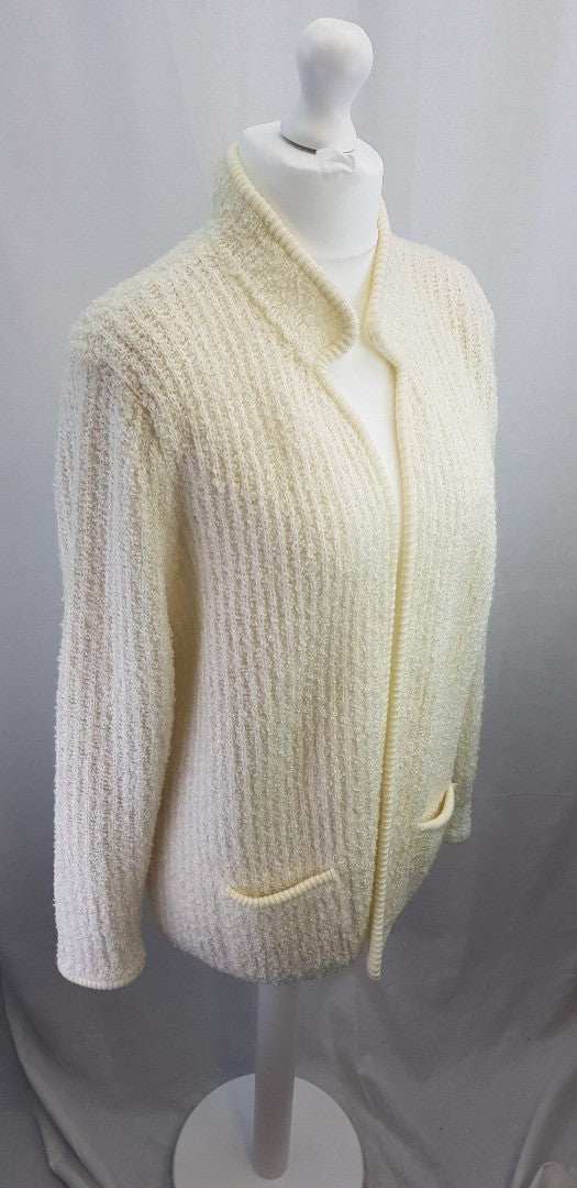 Cobble Creek Ivory Cardigan Pockets 100% Acrylic Size 40 Excellent Condition