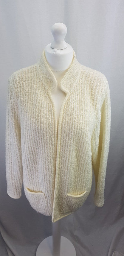 Cobble Creek Ivory Cardigan Pockets 100% Acrylic Size 40 Excellent Condition