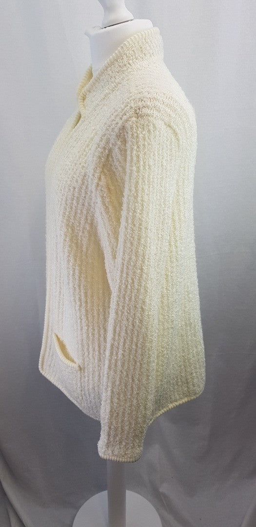 Cobble Creek Ivory Cardigan Pockets 100% Acrylic Size 40 Excellent Condition