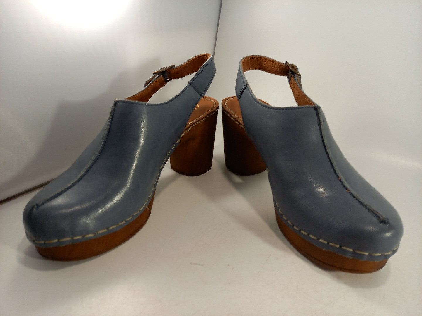 Beunvenuti Blue Leather Clogs Mules Shoes Heel Size 3.5 Brand New