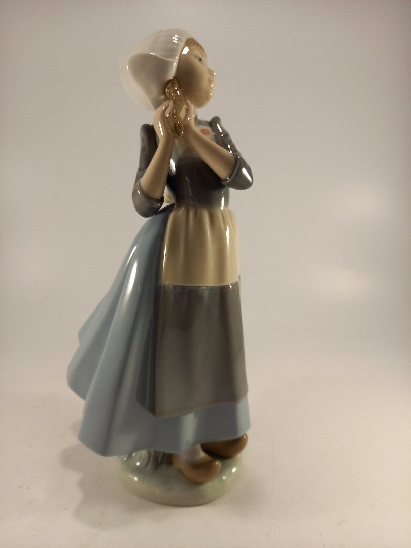 Lladro Dutch Girl with Plaits 5063 Figurine 10" Tall Excellent Condition