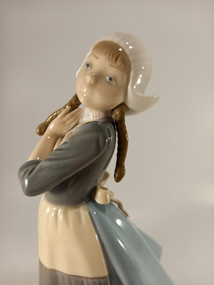 Lladro Dutch Girl with Plaits 5063 Figurine 10" Tall Excellent Condition