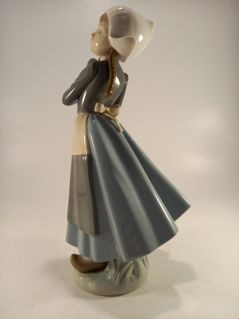 Lladro Dutch Girl with Plaits 5063 Figurine 10" Tall Excellent Condition