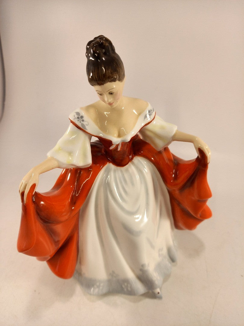 Royal Doulton Sara HN2265 Figurine 20.5cm Excellent Condition