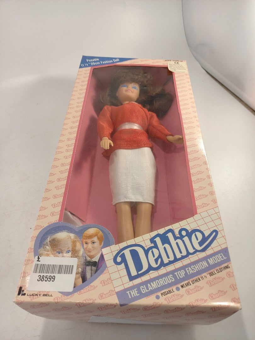 Debbie The Glamorous Top Fashion Model Vintage 11.5" Doll BNIB