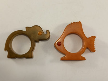 napkin rings x2 elephant and fish bakerlite green and orangeVGC