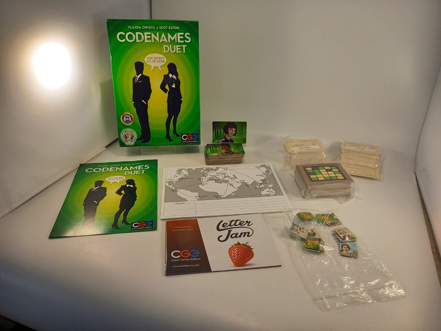 Codenames Duet Board Game Top Secret Co-Op Czech Games Edition Excellent Condition