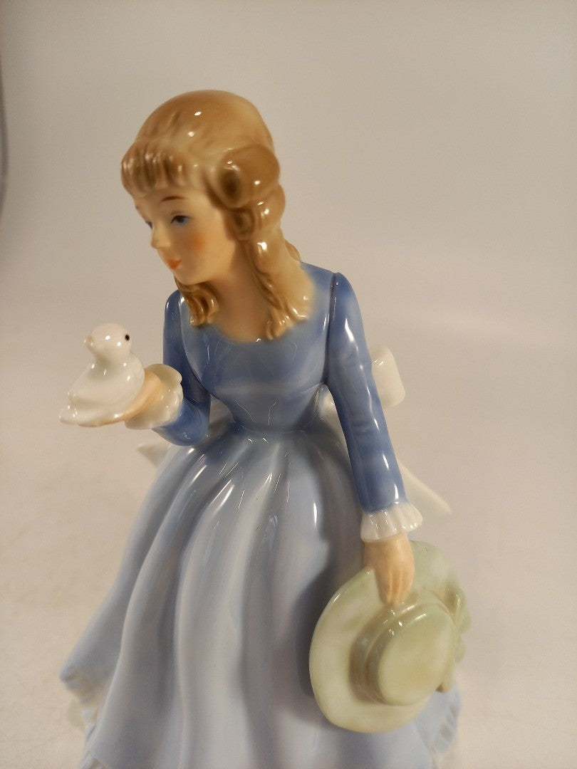 Alfretto Porcelain Figurine Girl Bird & Hat 14.5cm Excellent Condition