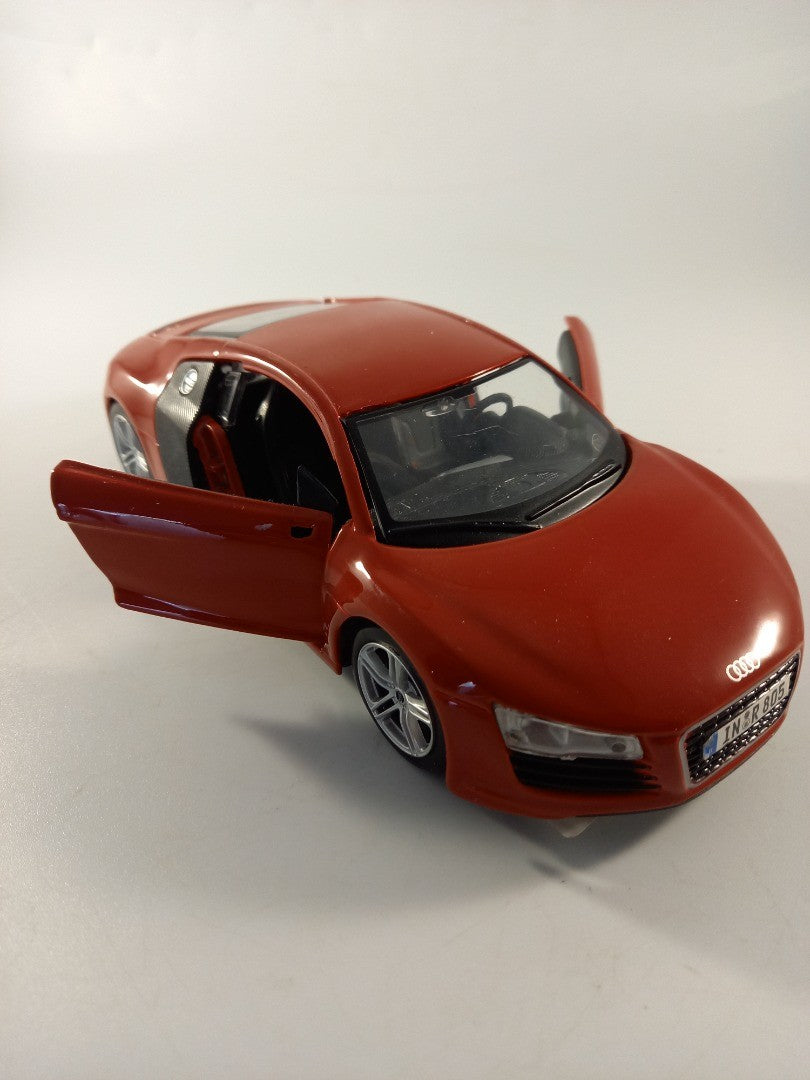 toy car maisto audio classic r8 red diecast model scale 1:24 VGC