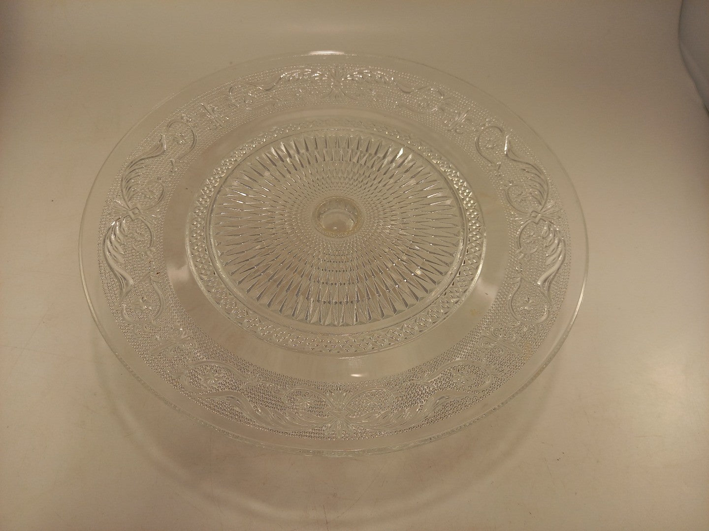 Classic Style Glass Cake Stand 25cm Vintage Retro Shabby Chic VGC