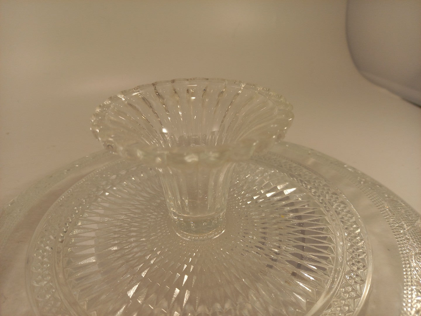 Classic Style Glass Cake Stand 25cm Vintage Retro Shabby Chic VGC