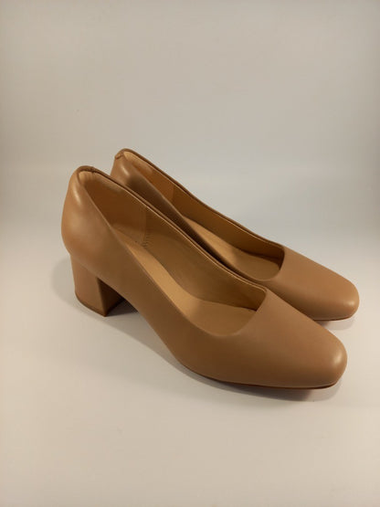 Clarks Nude Leather Block Heeled Square Court Shoes - Size UK 5D