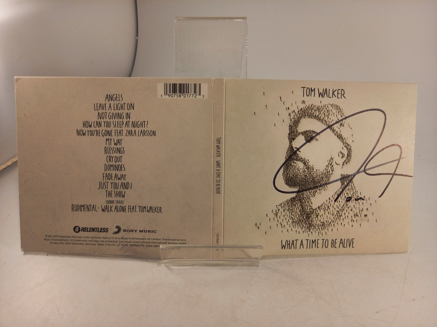 Tom Walker What A Time To Be Alive CD Signed Copy 2019 Nearly New